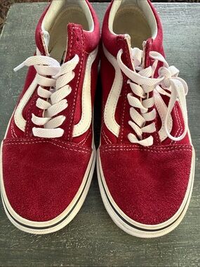 Vans 4.5 like new Red Suede Low-Top Sneakers with White Stripe